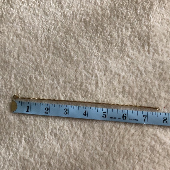 Gold tone Venetian link bracelet - Picture 2 of 5